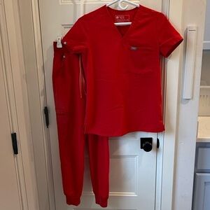 XXS & XXSP FIGS scrub set in pop red